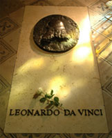 Leonardo da Vinci tomb Amboise.jpg