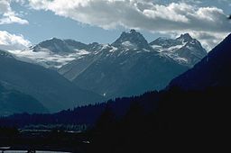 Mount Meager massif 1987.jpg
