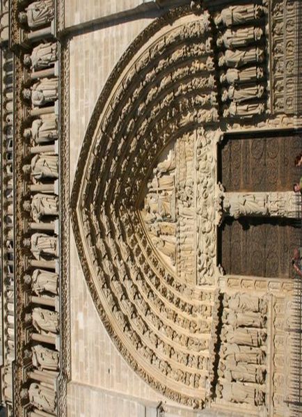 Notre-Dame portal of the last judgement.JPG