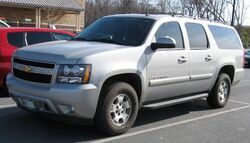 07 Chevrolet Suburban.jpg