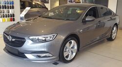 2017 Vauxhall Insignia (Facelift) Front.jpg