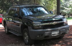 Chevrolet Avalanche Z71 2002 (34878263410).jpg