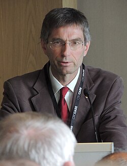 Tilman Ruff speaks in Adelaide, 2015