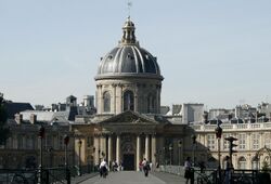 Institut de France - Académie française et pont des Arts.jpg