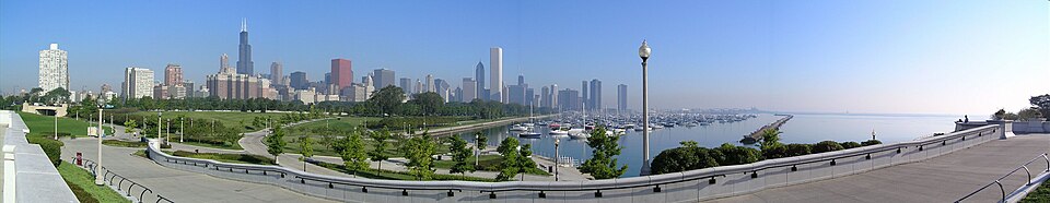 Chicago Downtown Panorama.jpg