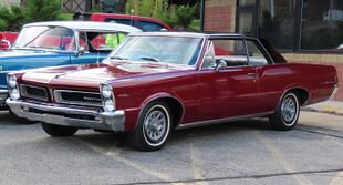 1965 Pontiac Le Mans hardtop coupe, front left, 09-30-2023.jpg