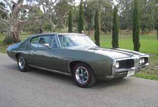 1968 Pontiac Le Mans Hardtop Coupe.JPG