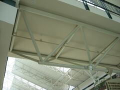 A space truss carrying a floor in The Woodlands Mall
