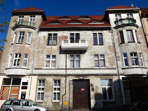 Facade before restoration