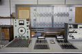 The mixer with a noise generator on the left and the frequency converter on the right. Behind it, a wall of 20 sine wave generators.
