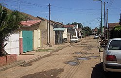 Degmada mandheera ---Mandheera waa magaalo ku taalo dalka Kenya-magaalada waxee xuduud la leedahay Soomaaliya iyo itoobiya-magaalada waxee ka midtahay gobolka Waqooyi bari, waa meesha ee soomaalida ku badantah 2013-06-28 05-14.jpg