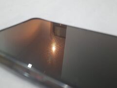 Pixels on smart phone screen acting as a diffraction grating