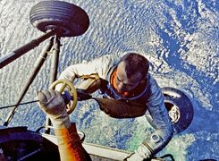 Alan Shepard's 1961 recovery seen from helicopter (Mercury-Redstone 3)