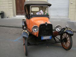 Saxon Runabout arancione.jpg