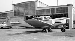 Vega 2 Starliner NX21725 (5941557875).jpg