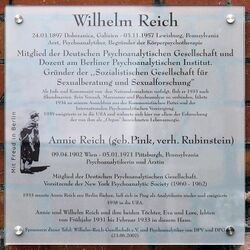 a steel plaque etched with several paragraphs in German