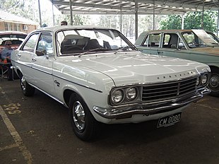 1976 Chrysler KB Centura GL sedan (15463309318).jpg