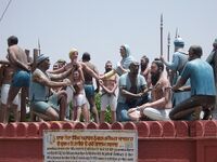 Sculpture at Mehdiana Sahib of the execution of Banda Singh Bahadur in 1716 by the Mughals.