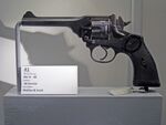Festungsmuseum Reuenthal Sonderausstellung Zuleger Webley Mk IV 38.jpg