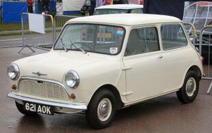 Morris Mini-Minor 1959 (621 AOK).jpg
