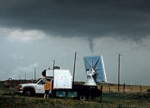 Doppler_on_Wheels_5_(DOW_5)_Rapid_Scan_with_Tornado_2003