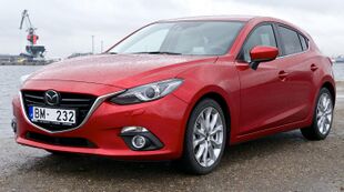 2014 Mazda3 (BM) SKYACTIV hatchback (2014-03-15) 01.jpg