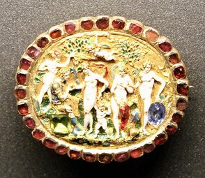 Renaissance hat badge that shows the Judgment of Paris, 16th century, enamelled gold, British Museum[214]