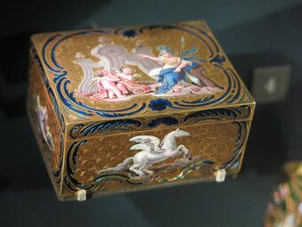 Rococo snuff box with Minerva, by Jean-Malquis Lequin, 1750–1752, gold and painted enamel, Louvre[215]