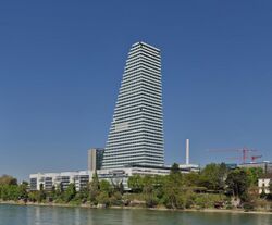Basel - Roche Tower - 19. April 2015.jpg