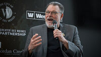 Jonathan Frakes 2018.jpg