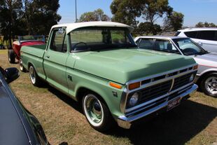 1974 Ford F100 Pickup (15957127573).jpg