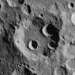 Mutus crater 4082 h3.jpg