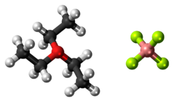 Triethyloxonium tetrafluoroborate 3D ball.png