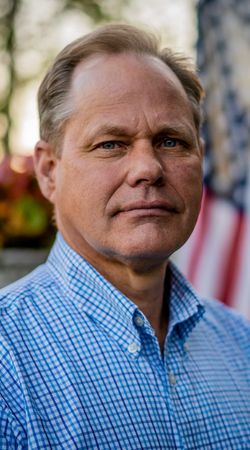 Image of tmp/e0VoTCuLSeLA/data/media/images/David_Bronson.jpg