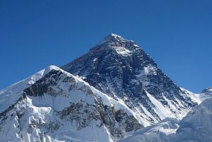 Everest kalapatthar crop.jpg