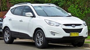2010 Hyundai ix35 (LM) Elite wagon 02.jpg
