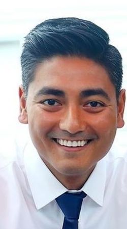 Image of tmp/hBl3rU6TtD2J/data/media/images/Aftab_Pureval.jpg