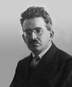 Walter Benjamin vers 1928.jpg