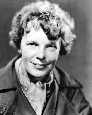 Amelia Earhart 1935.jpg