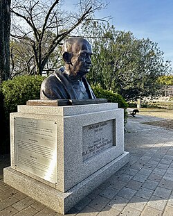 A peaceful approach to colonialism, Mahatma Gandhi