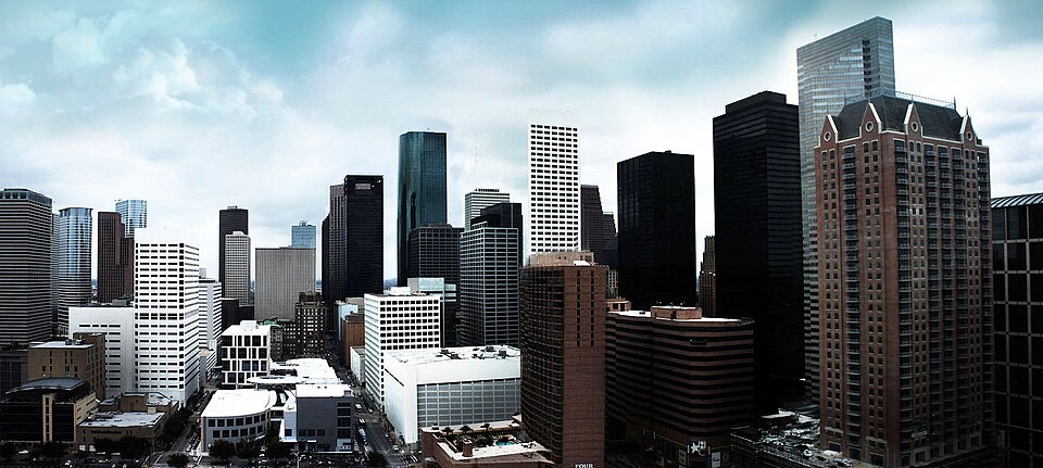 Houston skyline panorama.jpg