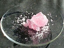 Manganese(II) chloride tetrahydrate.jpg