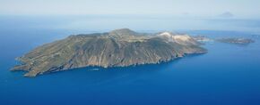 Aerial image of Vulcano (view from the east).jpg