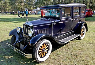 1928 Rugby M2 Sedan (13112041123).jpg