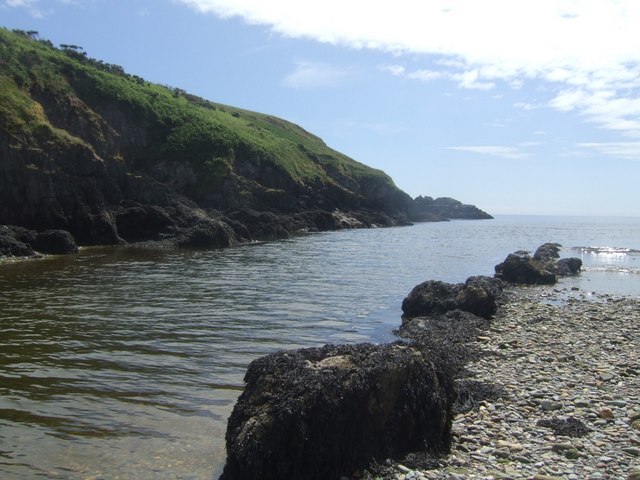 Stradbally Cove, Waterford, Ireland.jpg