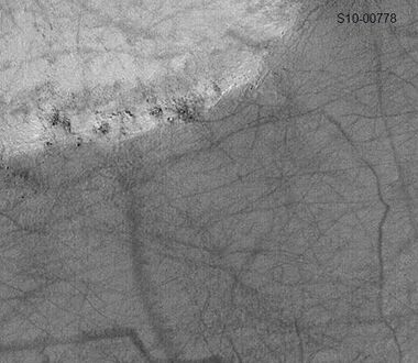 Pattern of large and small tracks made by giant dust devils, as seen by under the MOC Public Targeting Program