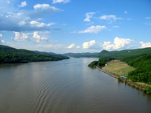 Looking northward from the Bear Mountain Bridge