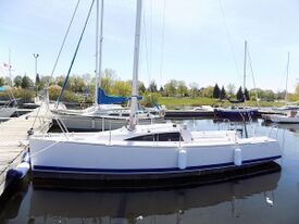 Catalina 275 Sport sailboat 2556.jpg