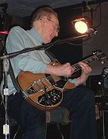 Les Paul with a "Les Paul" guitar